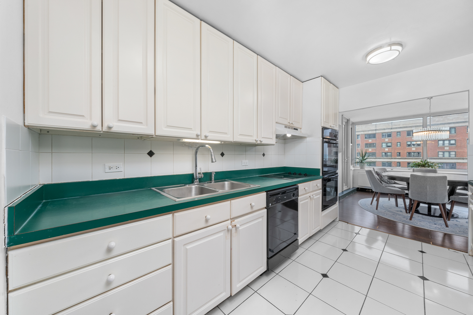 4250 N Marine Drive Unit: 1622