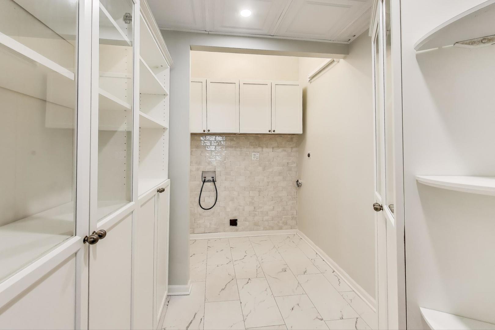 72 E Elm Street Unit: 5