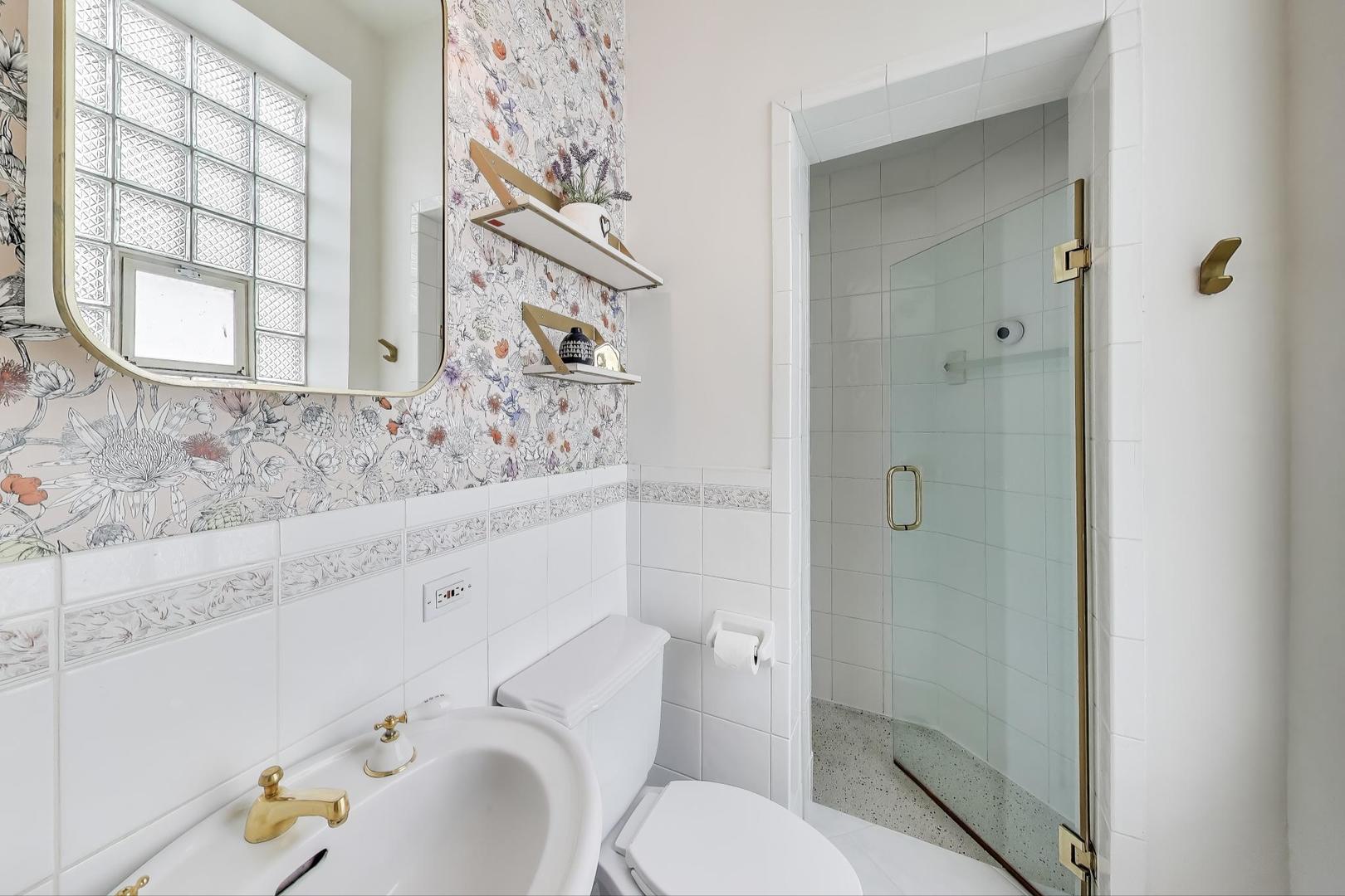 72 E Elm Street Unit: 5