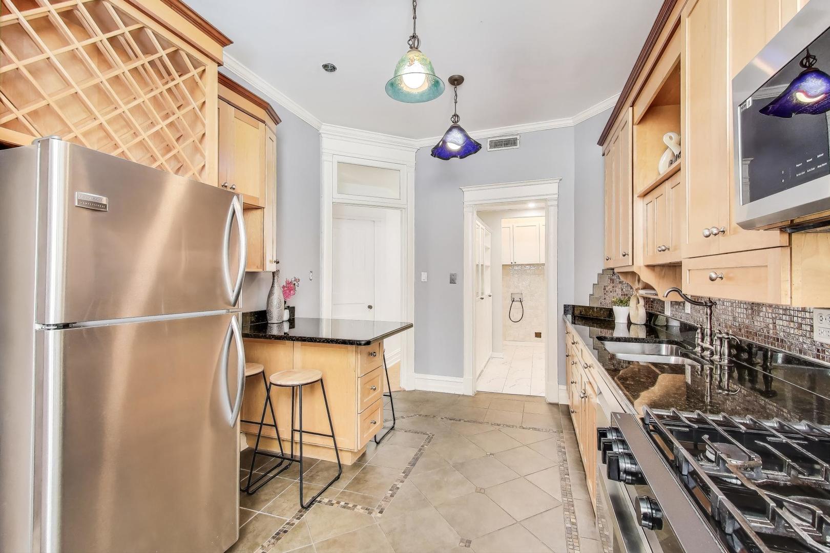 72 E Elm Street Unit: 5