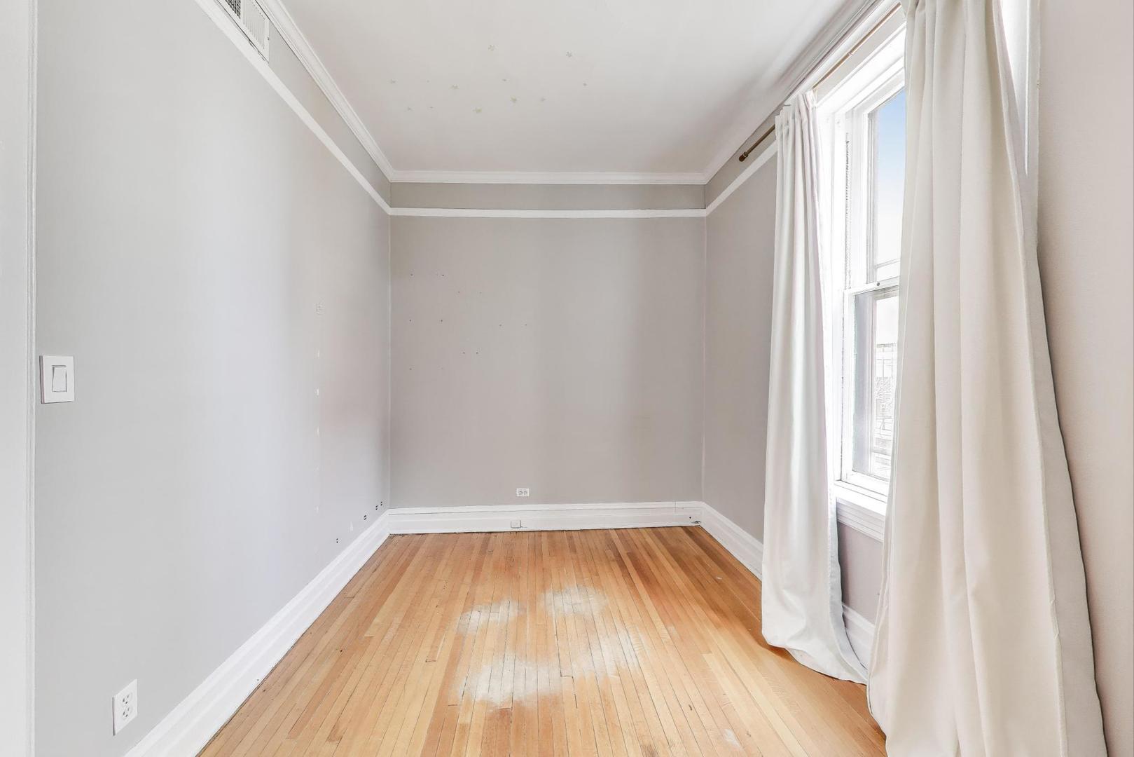 72 E Elm Street Unit: 5