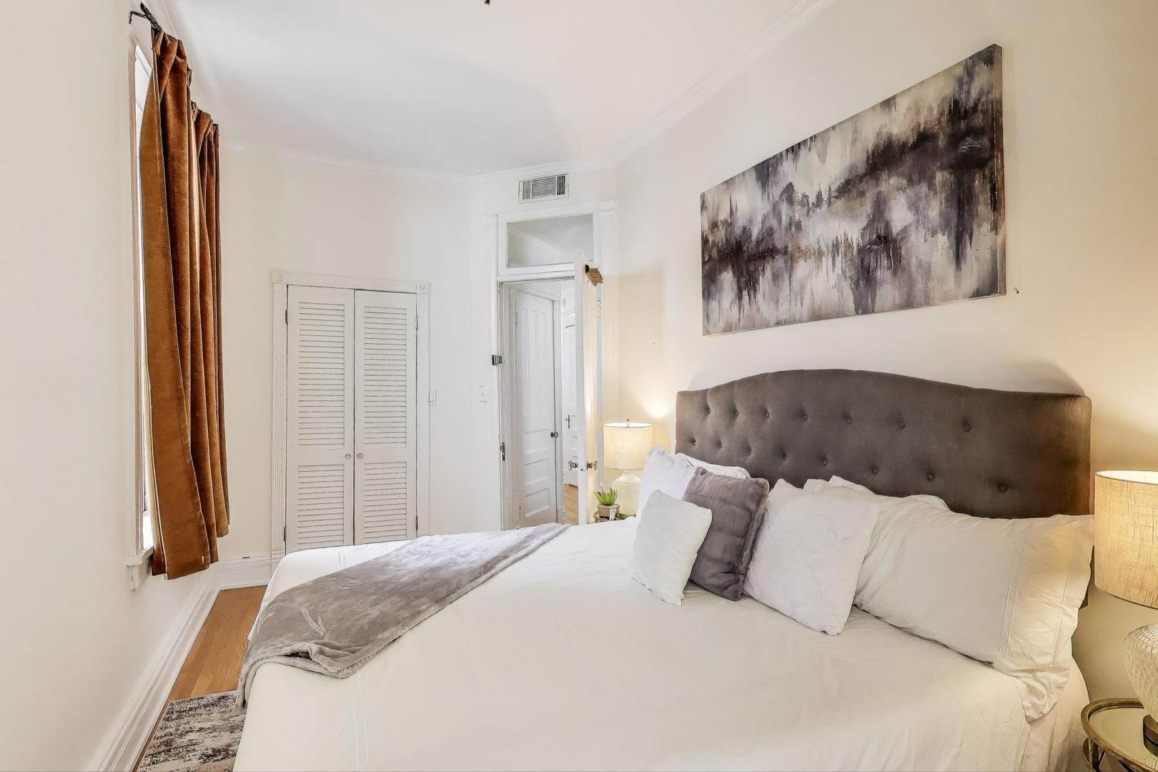 72 E Elm Street Unit: 5