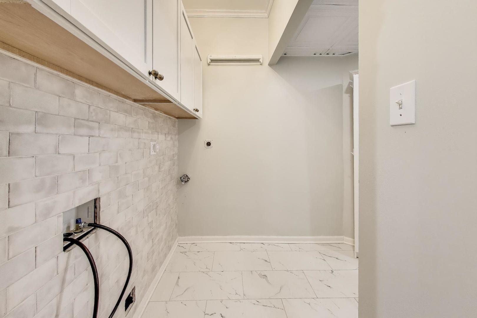 72 E Elm Street Unit: 5