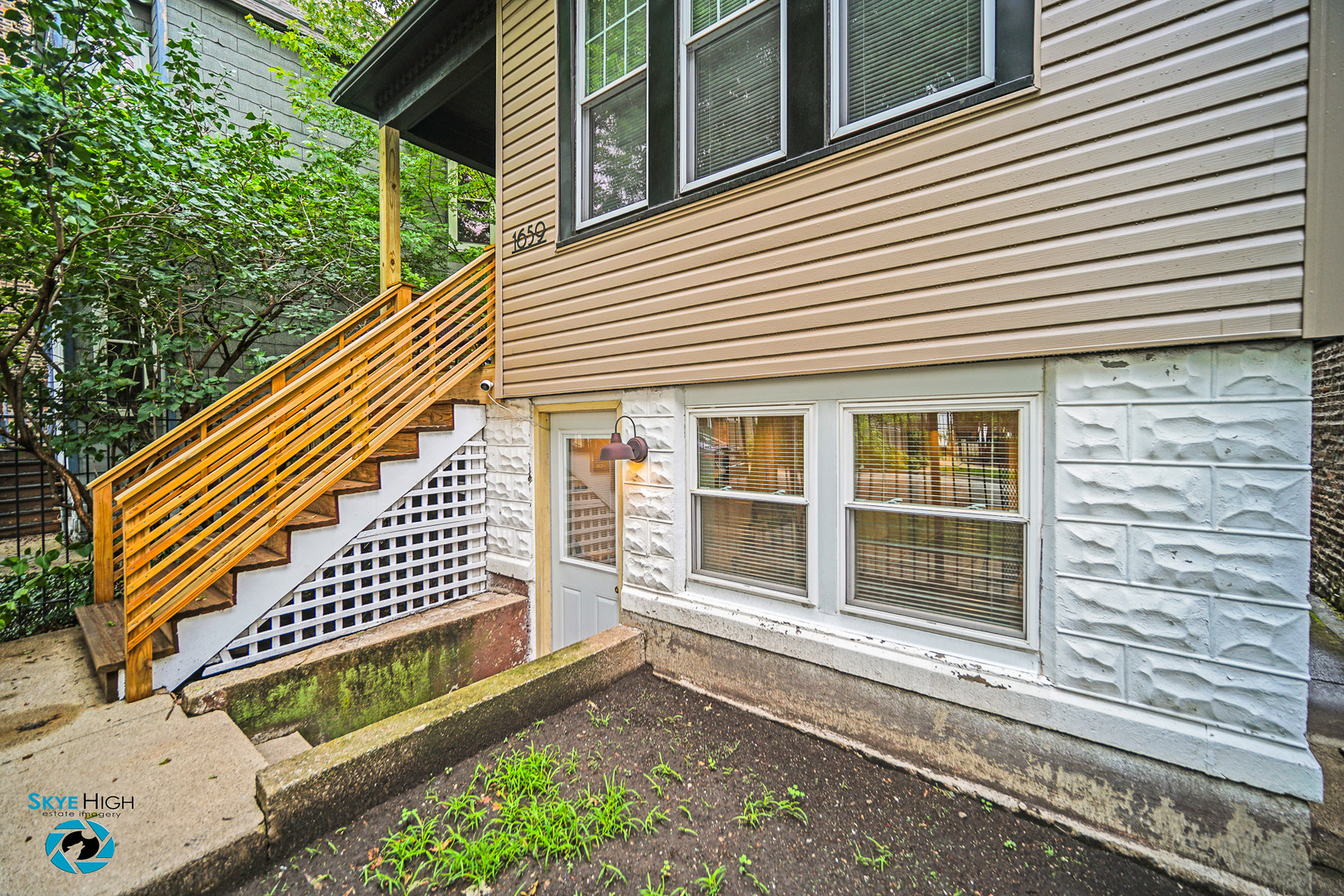 1659 N Francisco Avenue