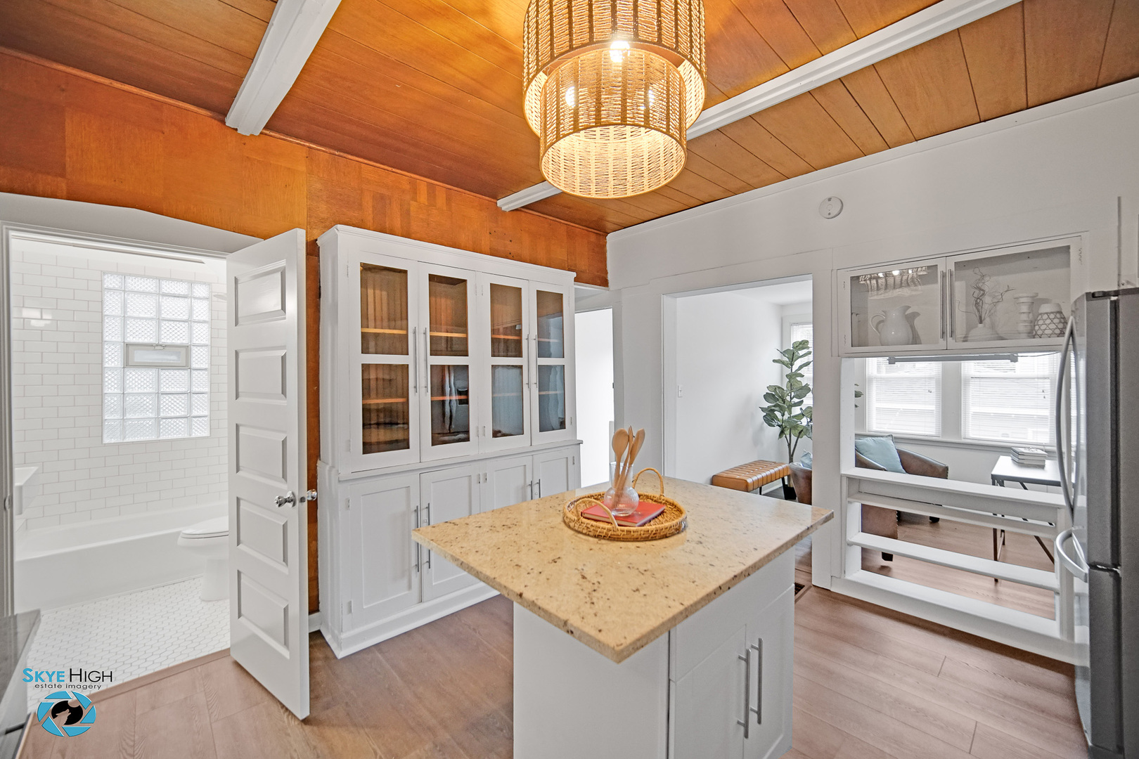 1659 N Francisco Avenue