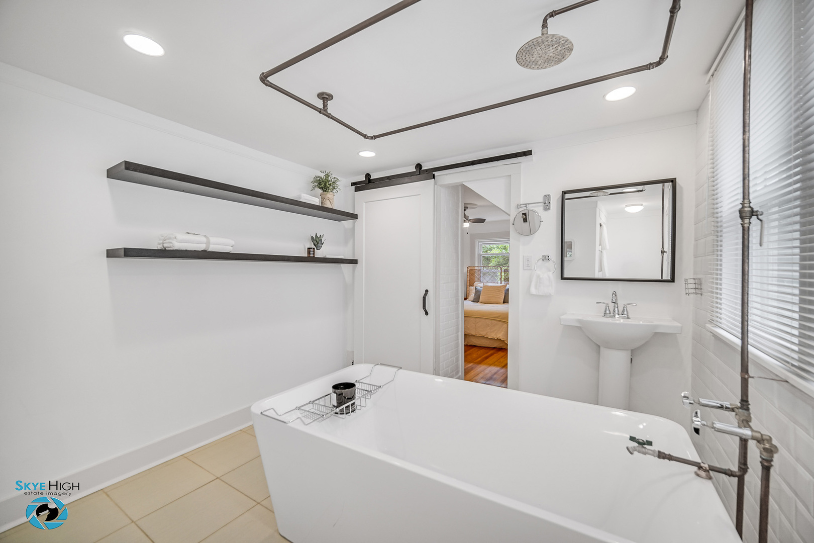 1659 N Francisco Avenue