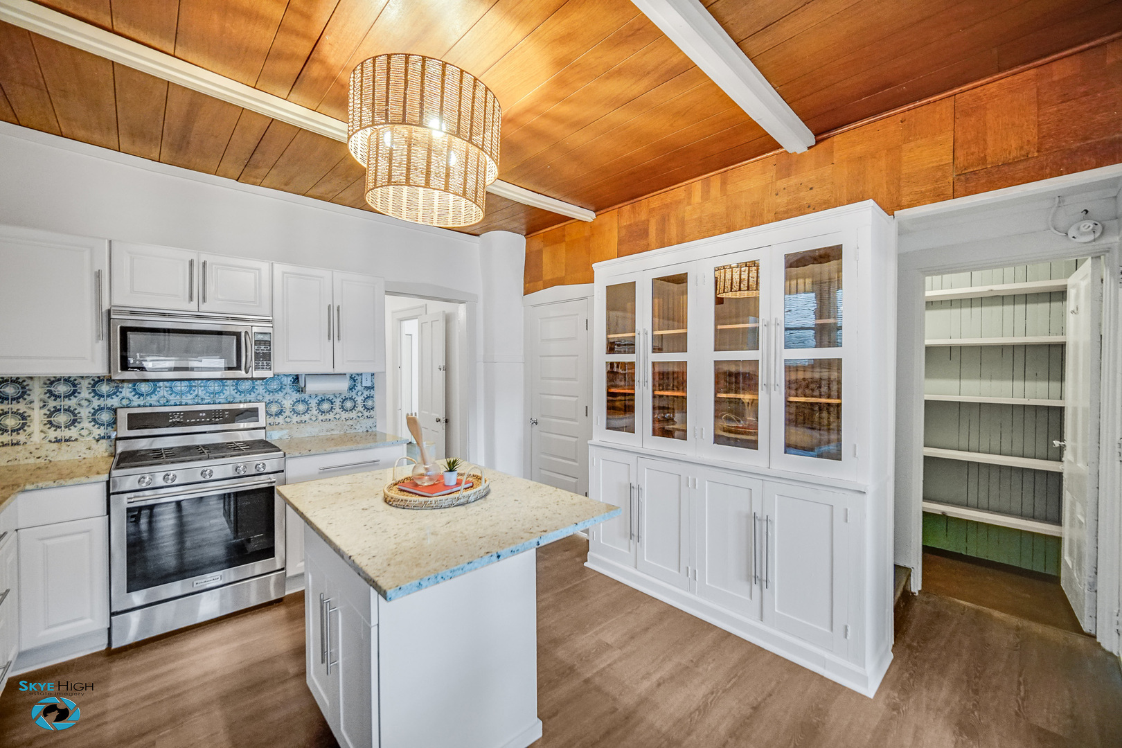 1659 N Francisco Avenue