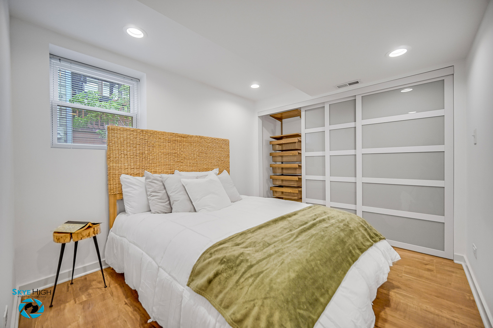 1659 N Francisco Avenue