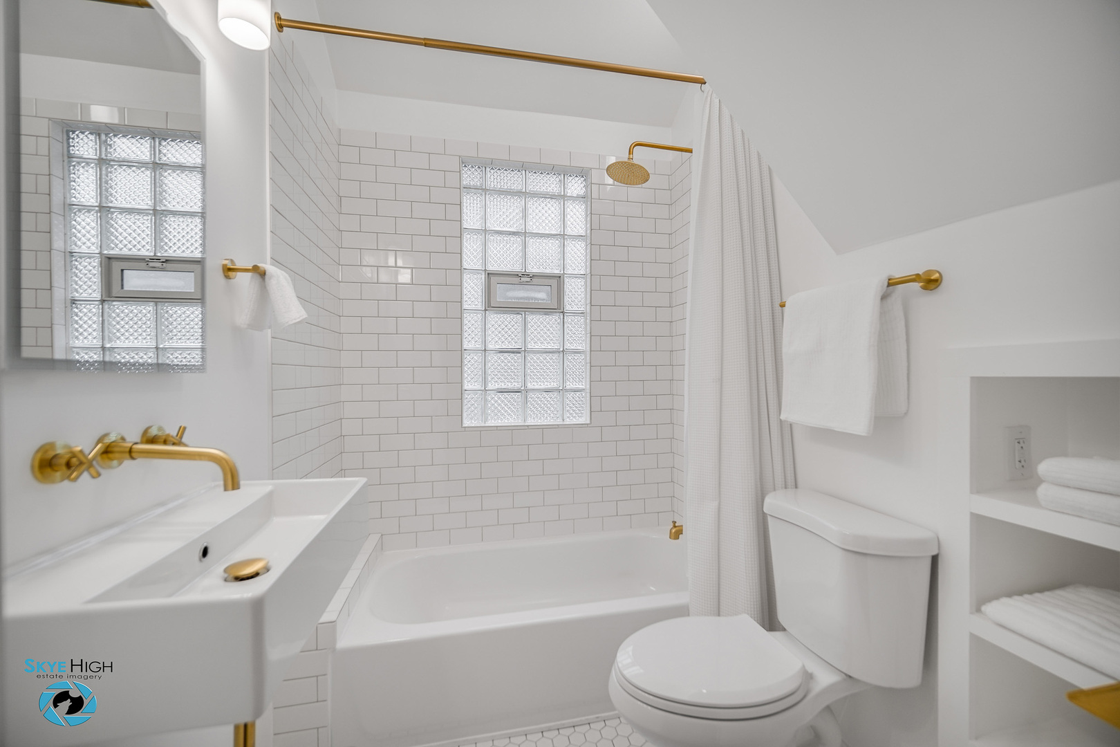 1659 N Francisco Avenue