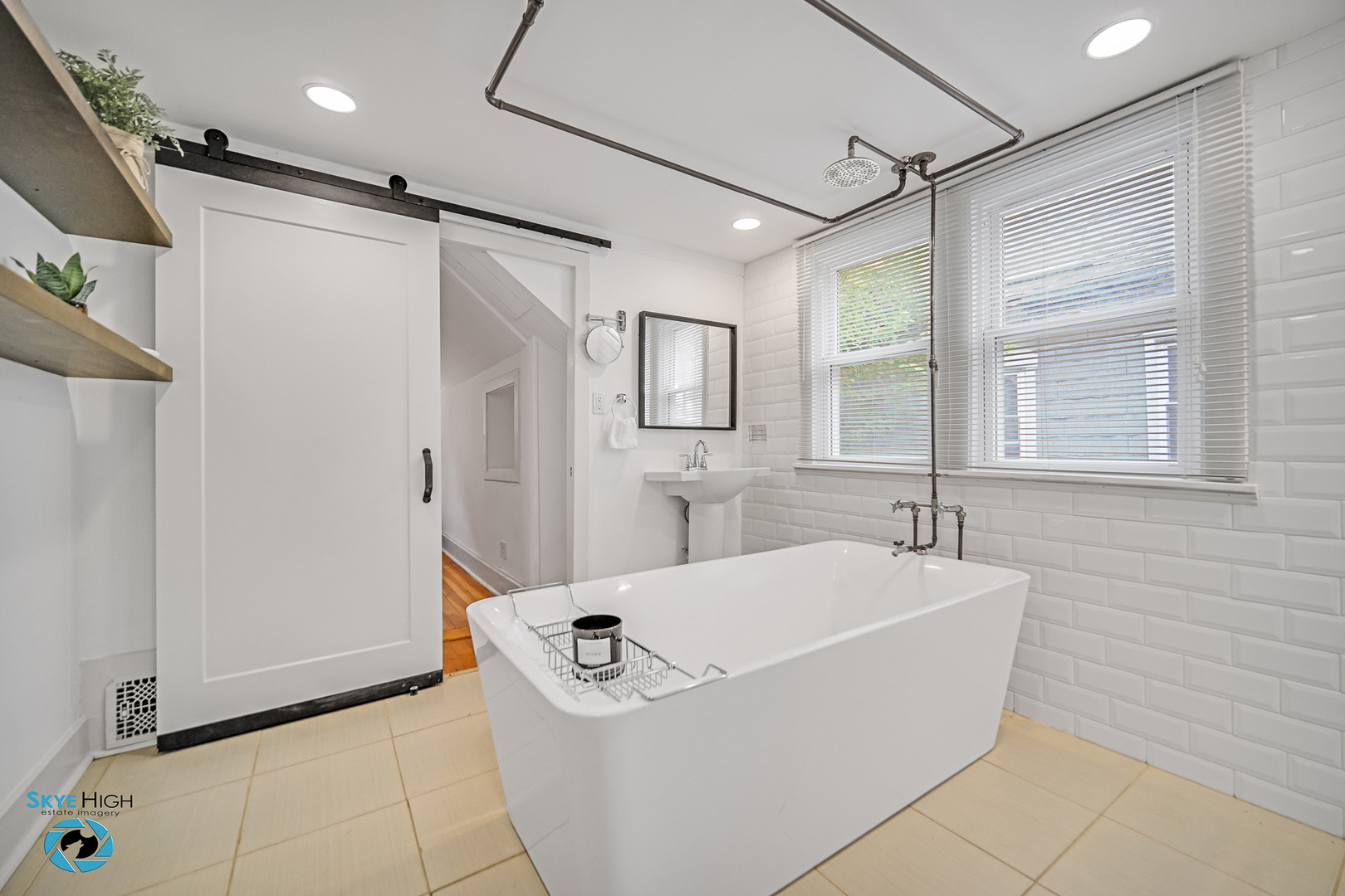 1659 N Francisco Avenue