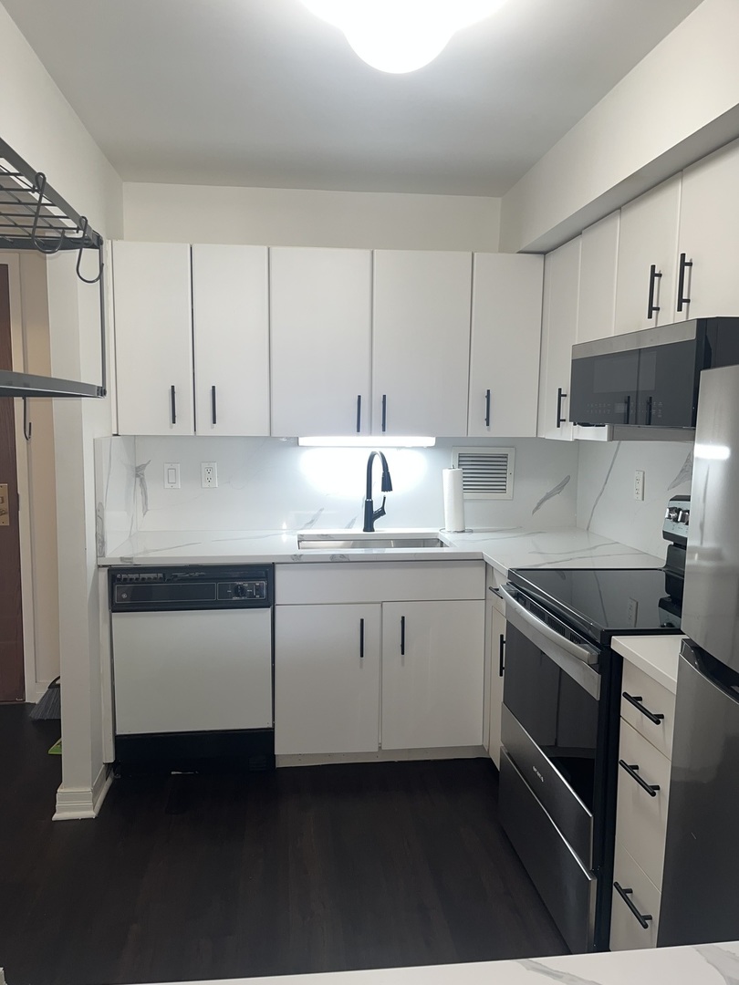 401 E Ontario Street Unit: 1704