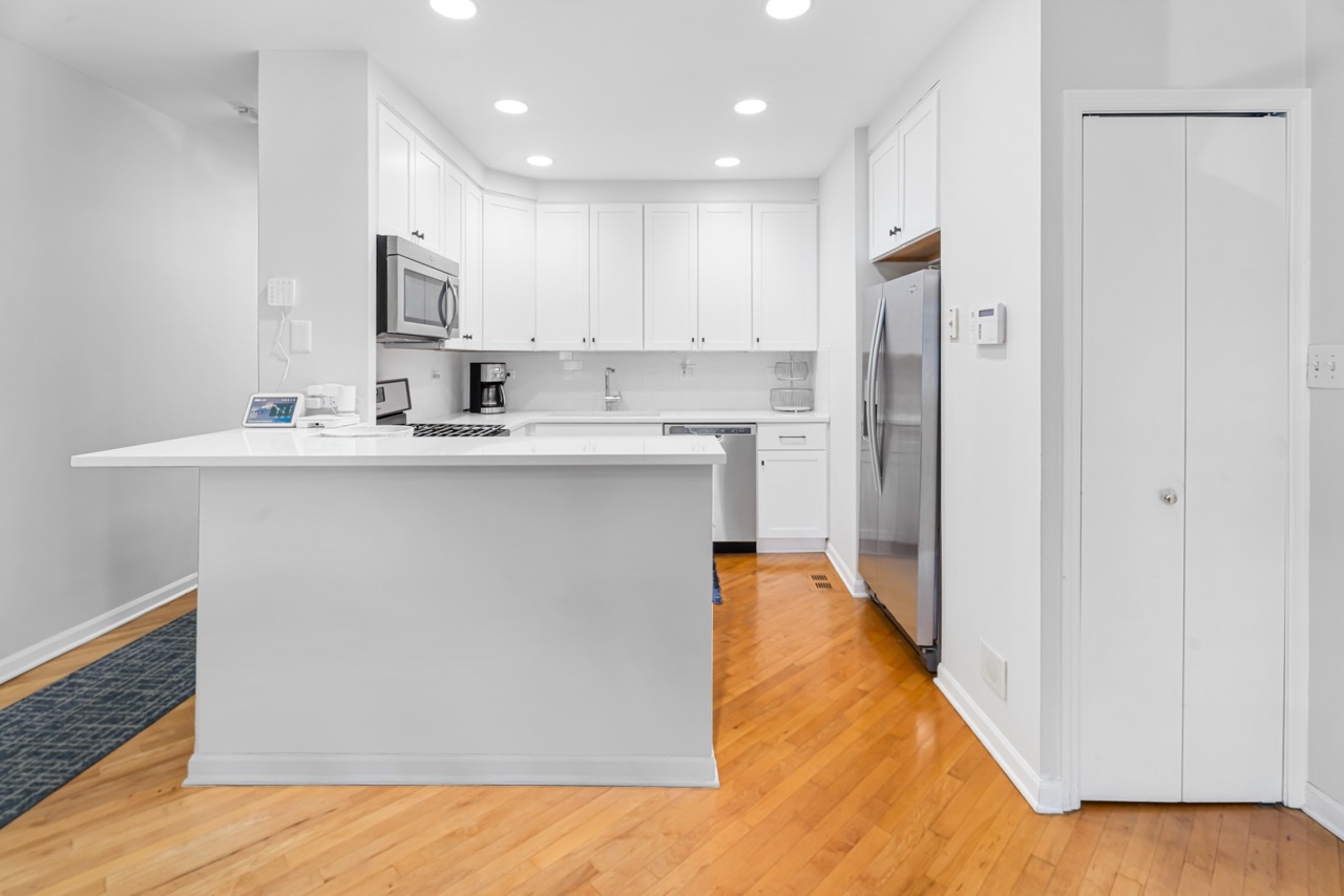 957 W Montana Street Unit: 1E