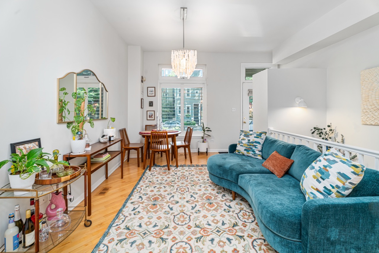 957 W Montana Street Unit: 1E