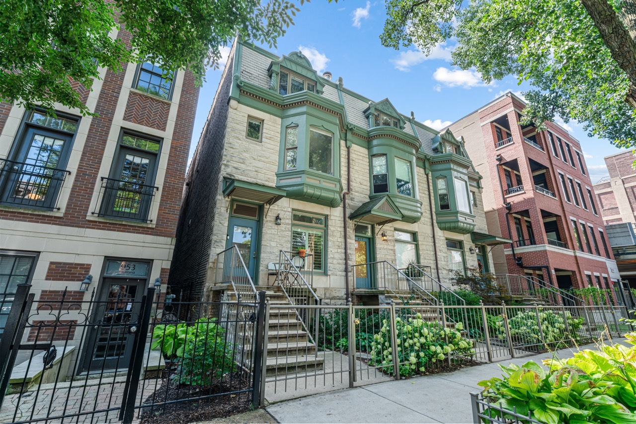 957 W Montana Street Unit: 1E