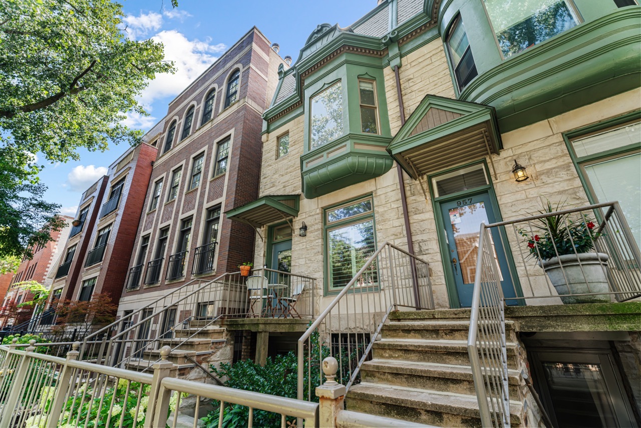 957 W Montana Street Unit: 1E