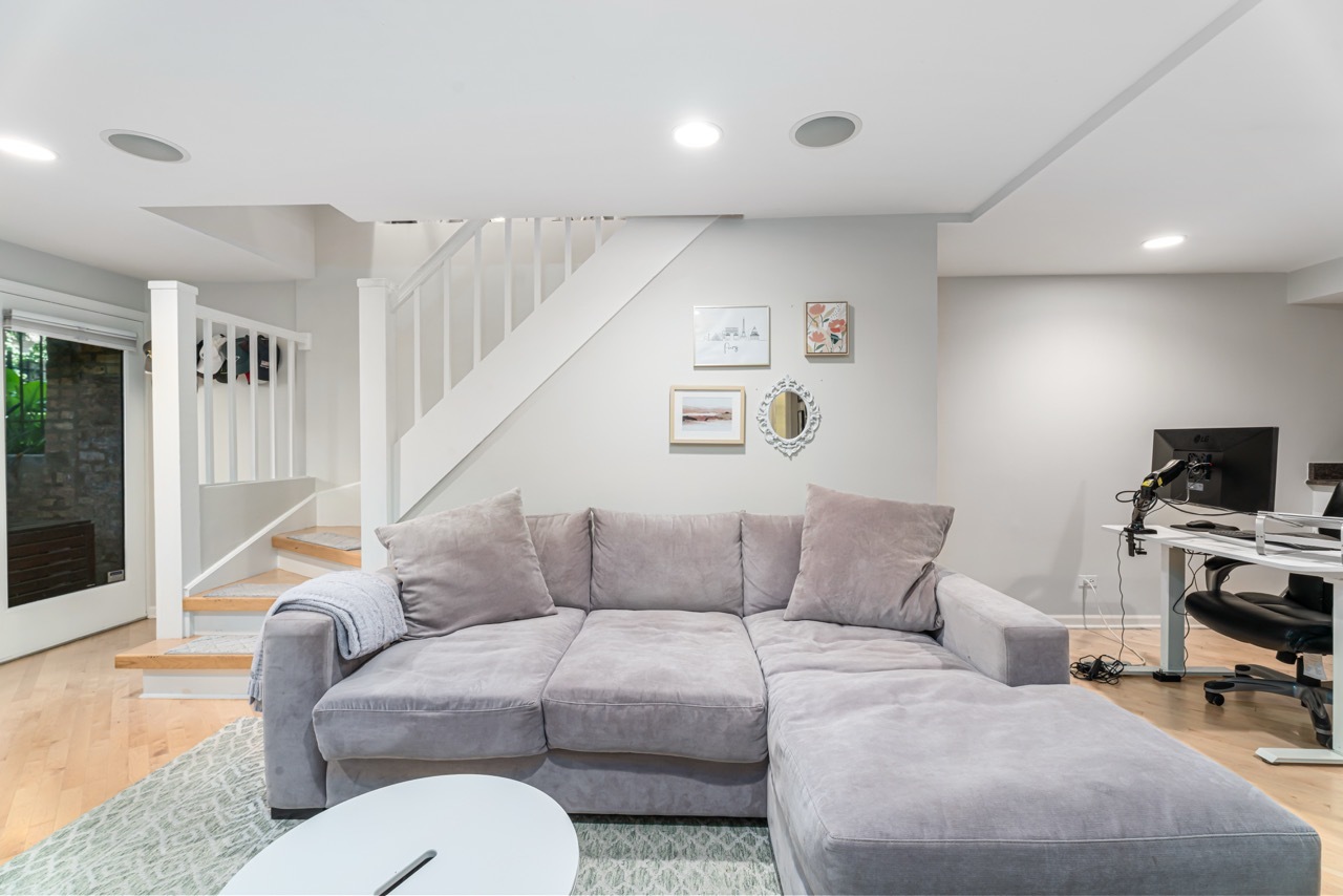 957 W Montana Street Unit: 1E