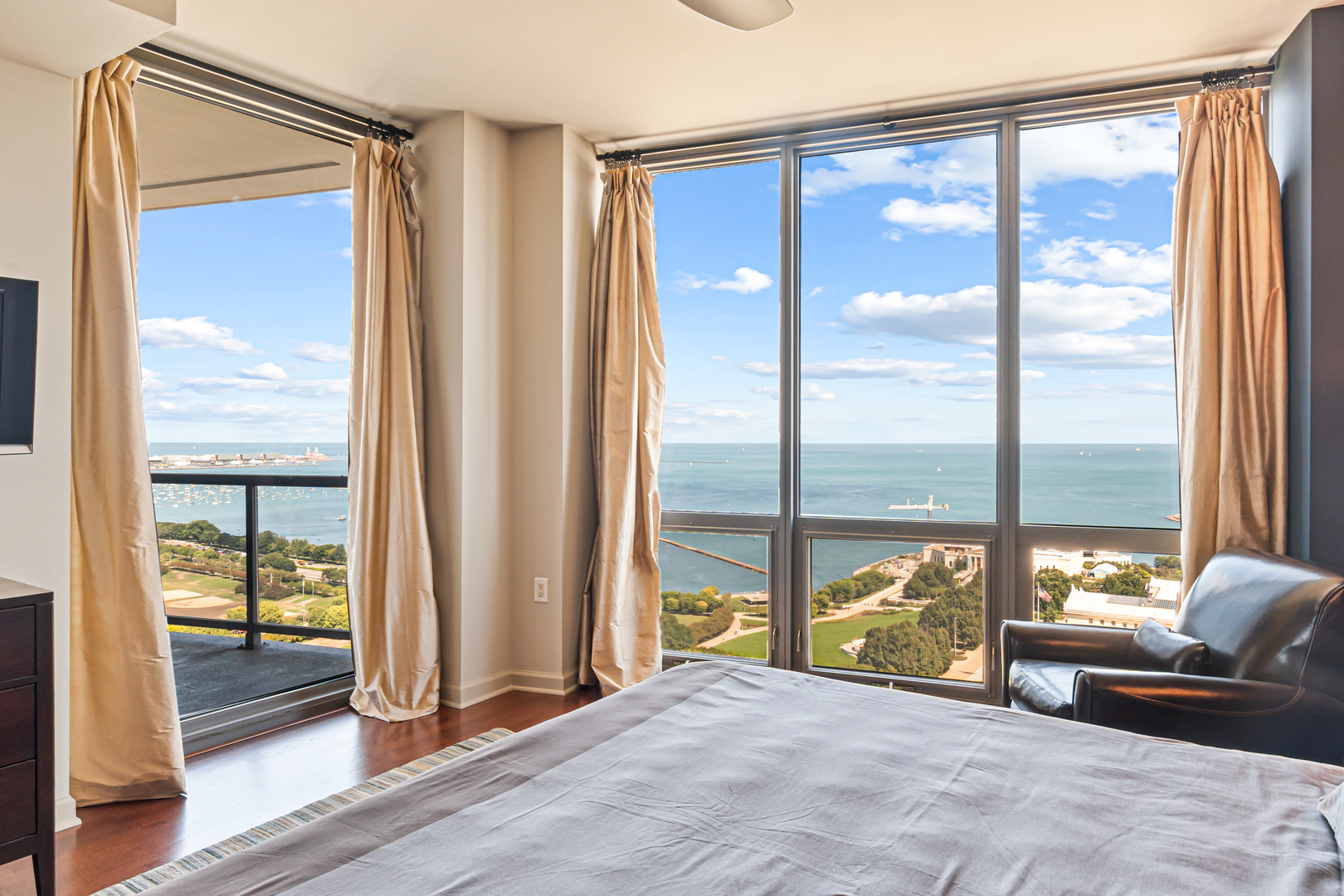 1235 S Prairie Avenue Unit: 3101