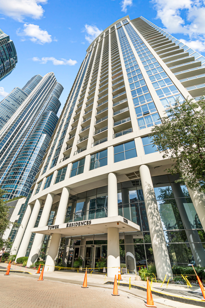 1235 S Prairie Avenue Unit: 3101