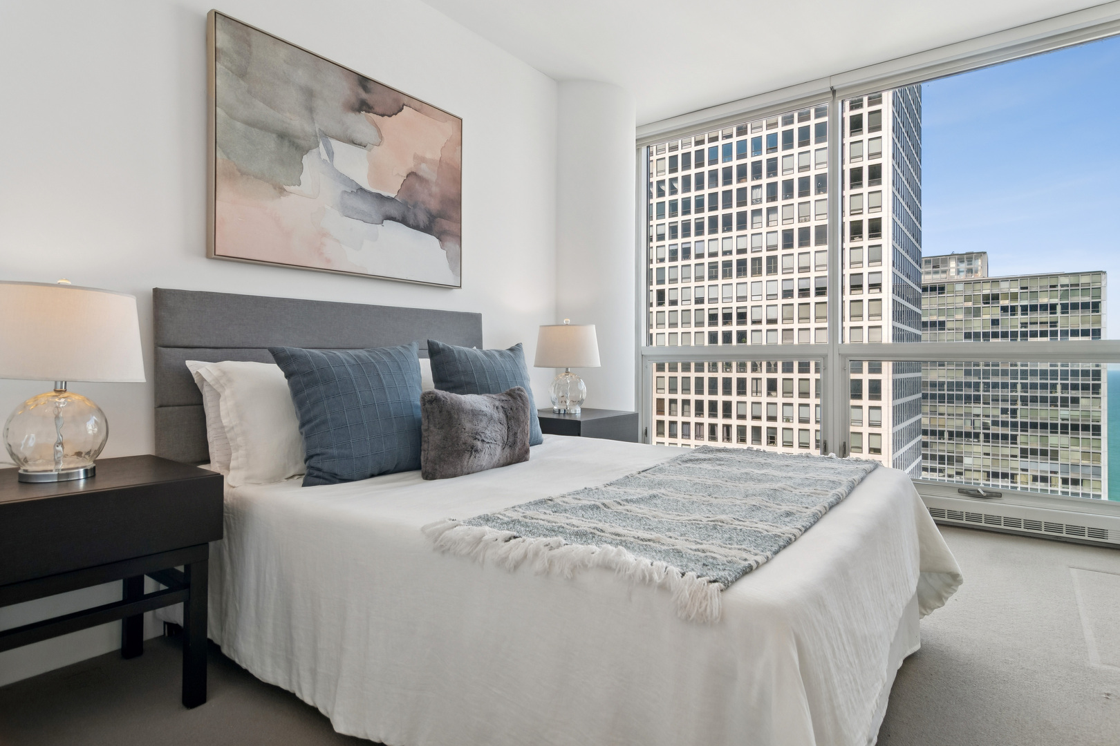 250 E PEARSON Street Unit: 2006