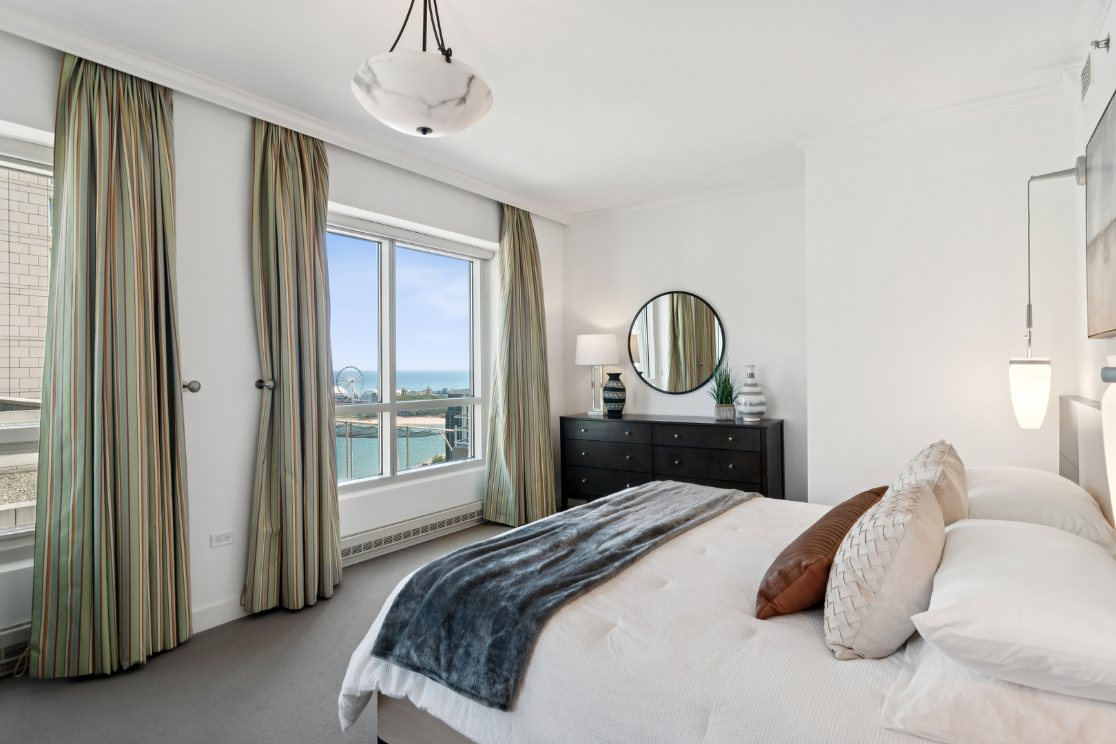 250 E PEARSON Street Unit: 2006