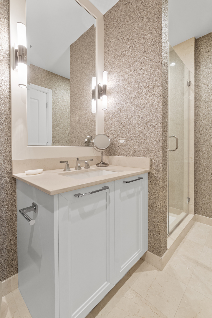 11 E Walton Street Unit: 4802