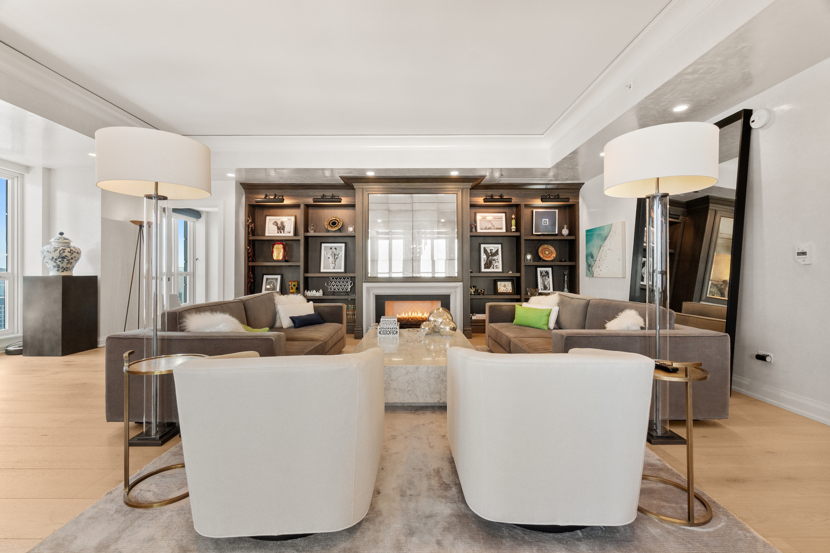 11 E Walton Street Unit: 4802