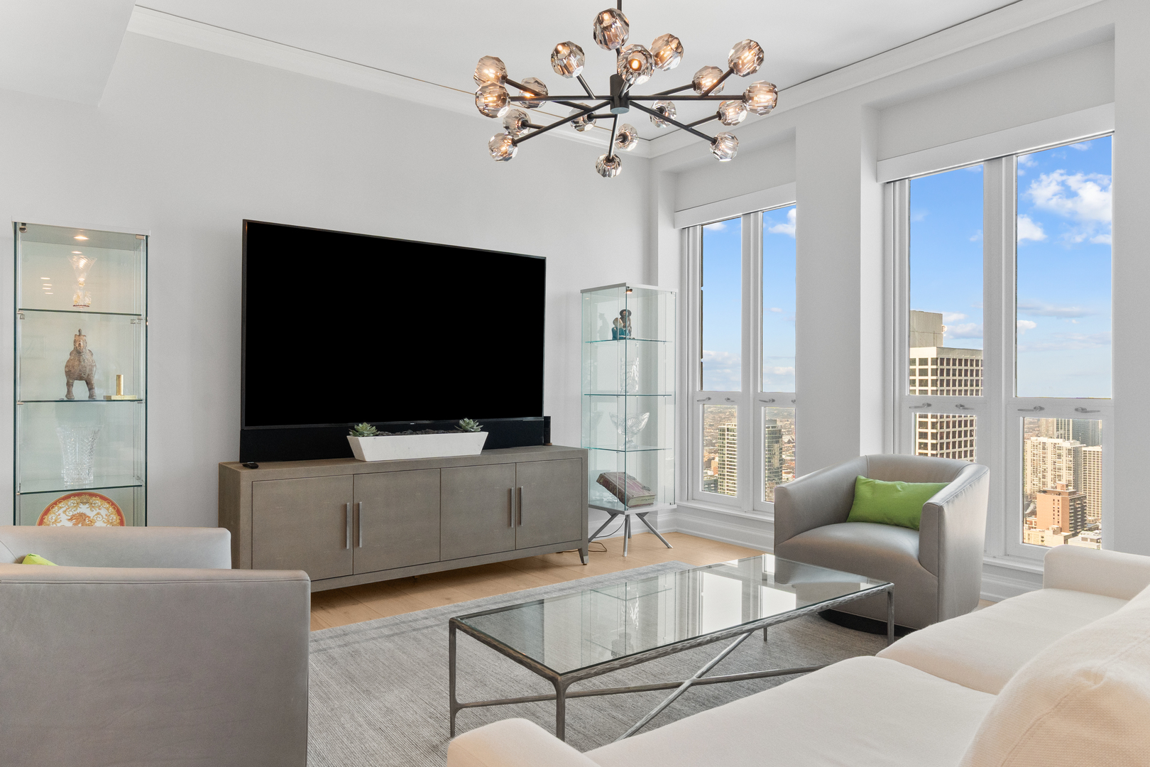 11 E Walton Street Unit: 4802