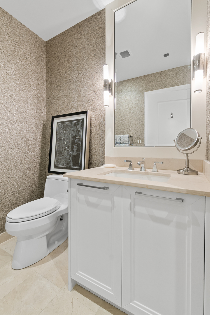 11 E Walton Street Unit: 4802