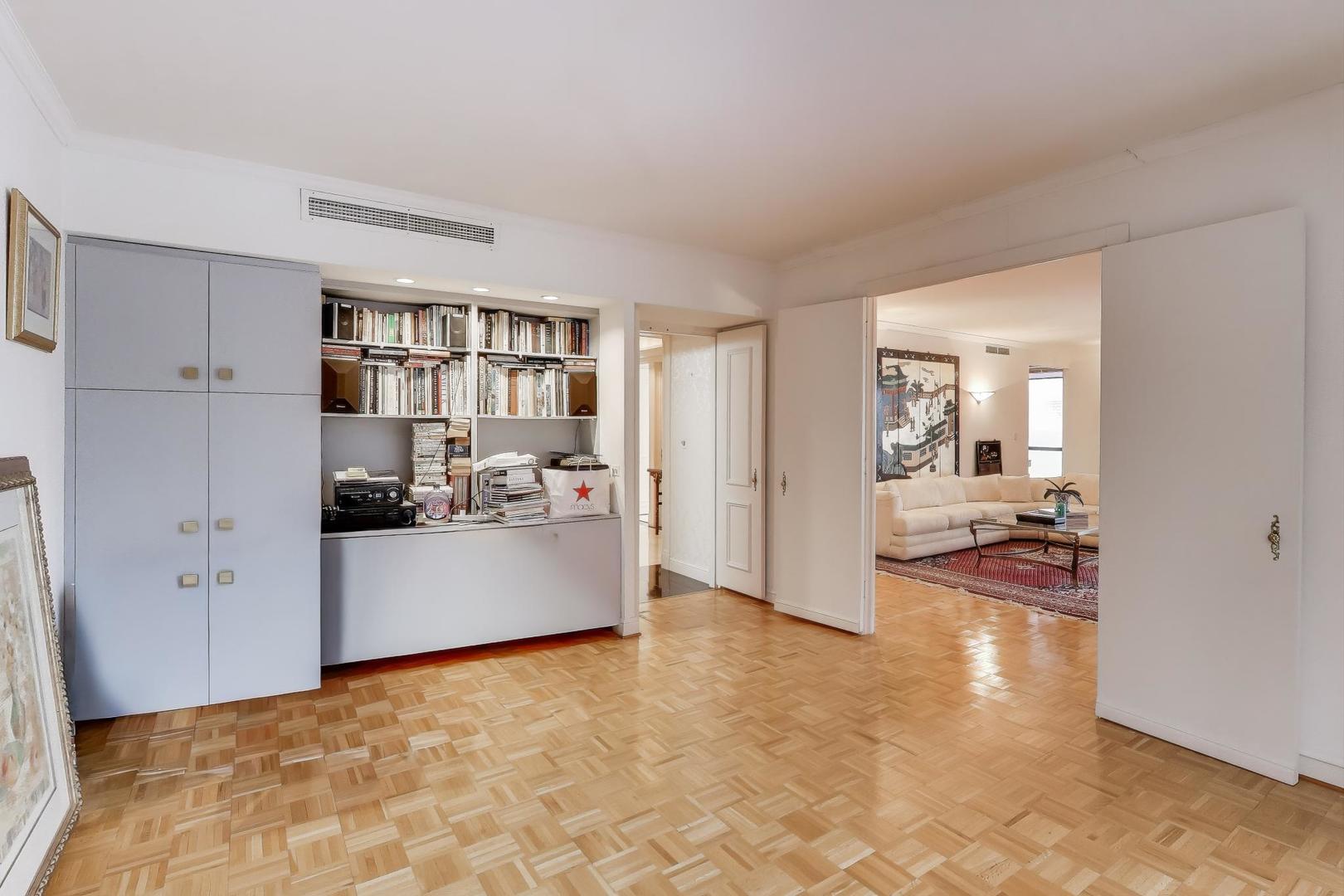 990 N Lake Shore Drive Unit: 9A