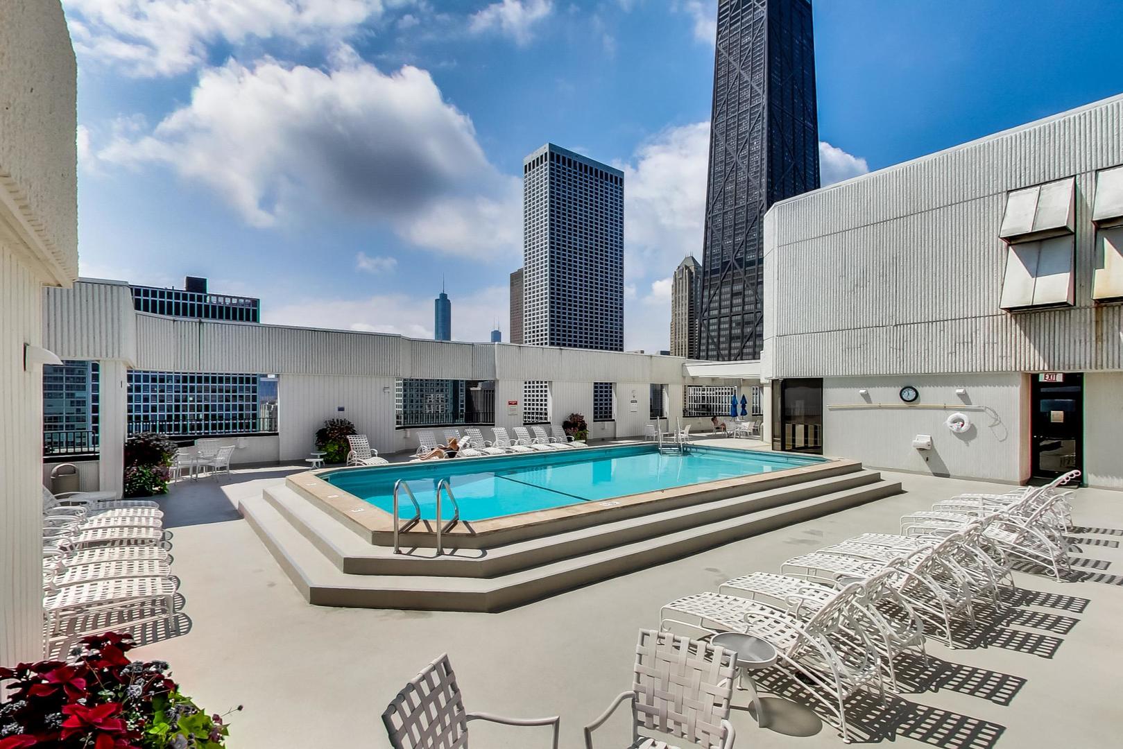 990 N Lake Shore Drive Unit: 9A