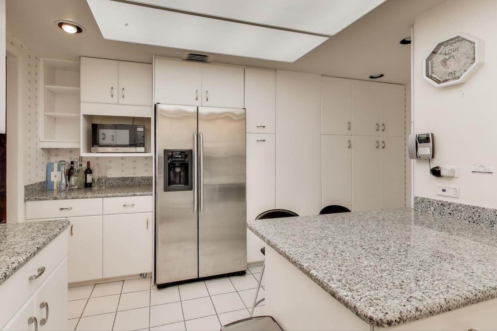 990 N Lake Shore Drive Unit: 9A