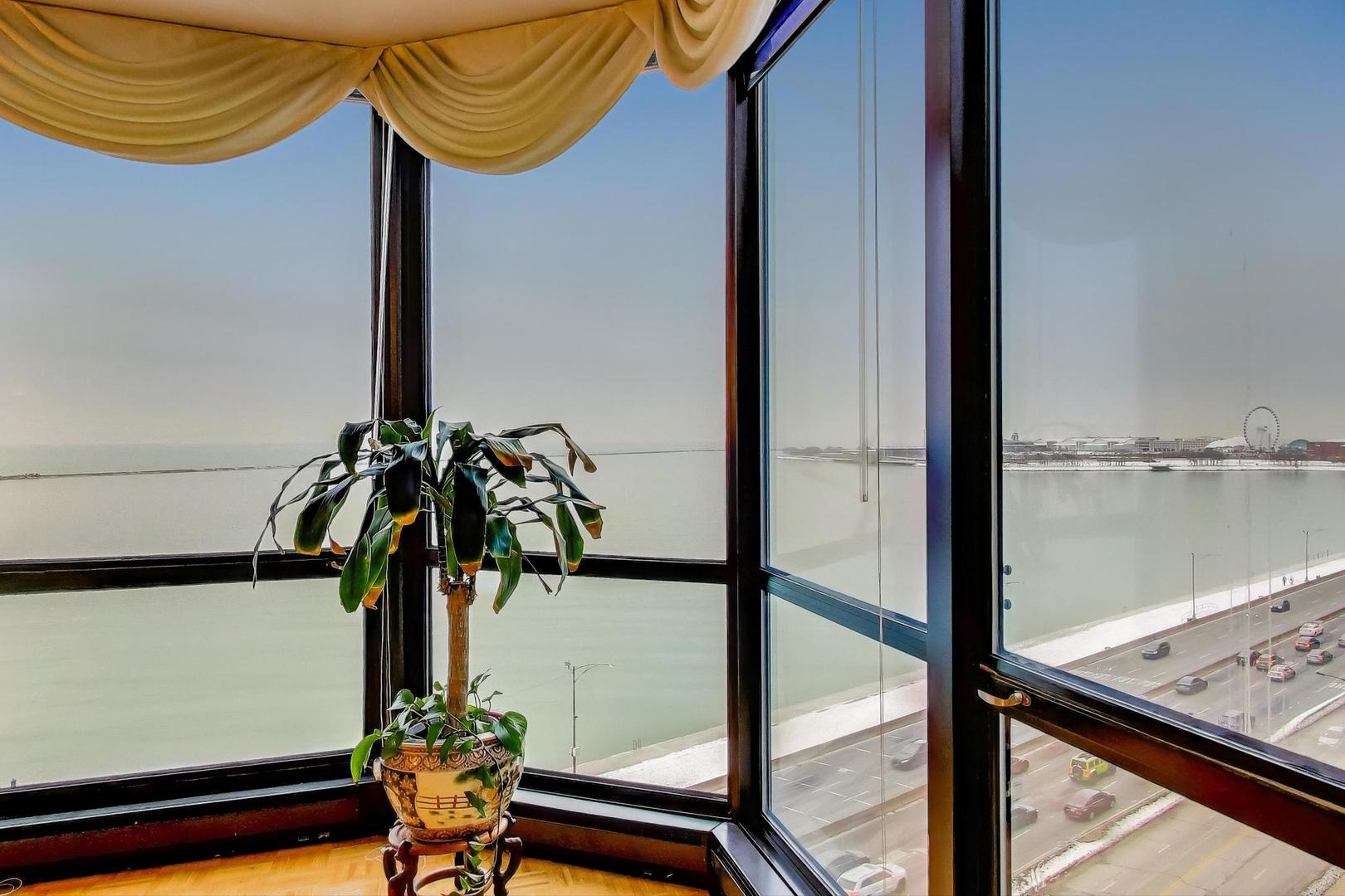 990 N Lake Shore Drive Unit: 9A