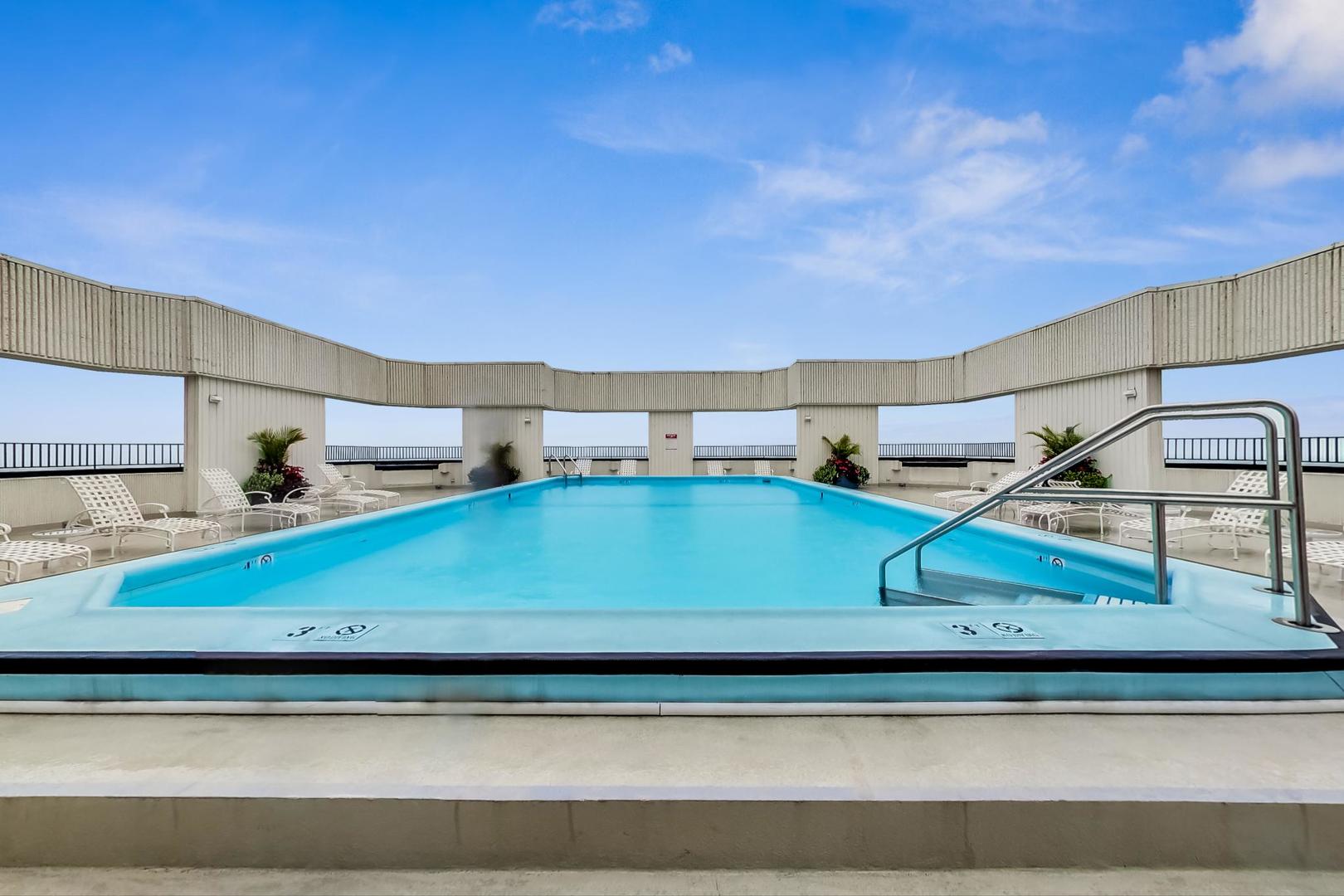 990 N Lake Shore Drive Unit: 9A