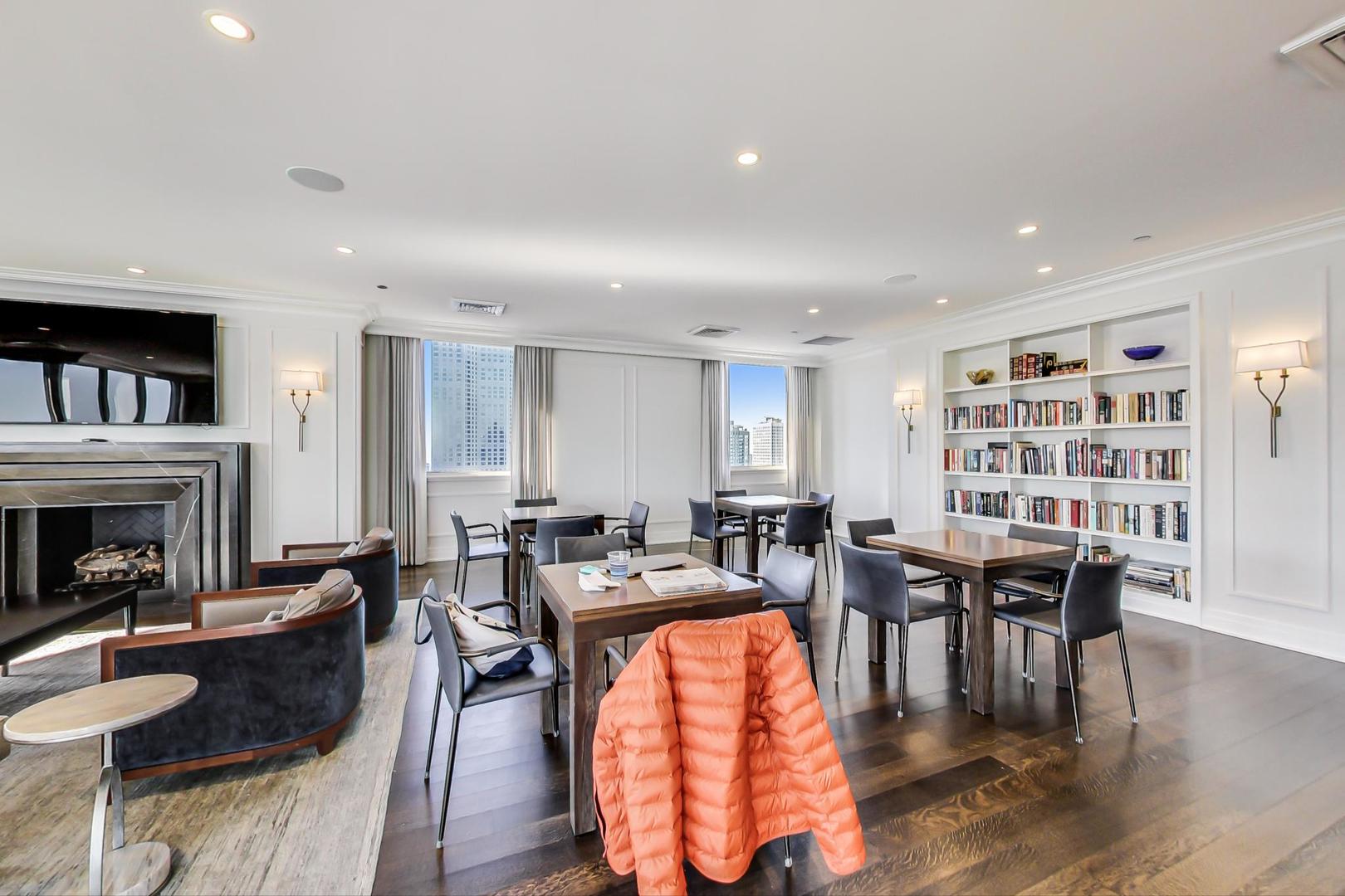 990 N Lake Shore Drive Unit: 9A