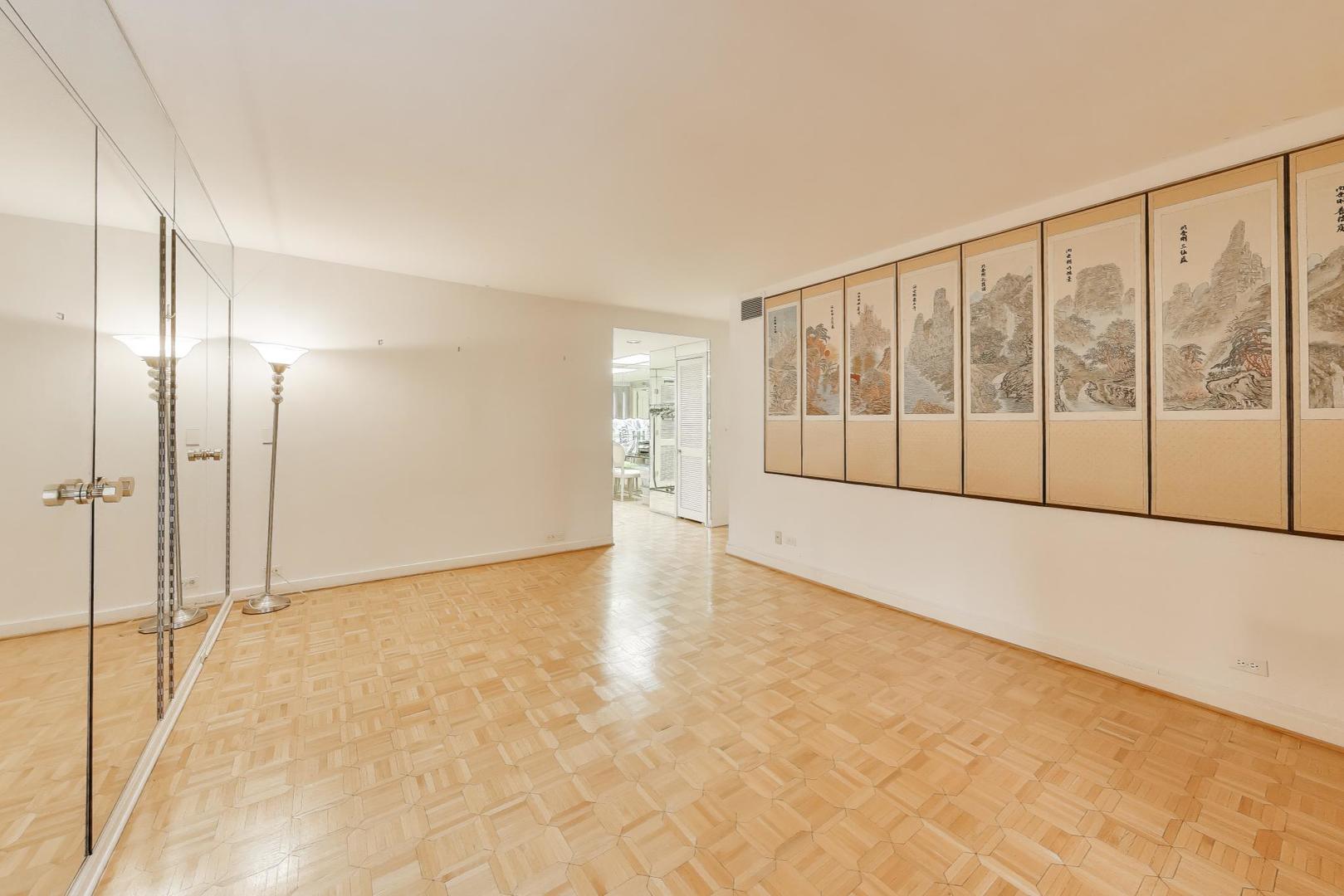 990 N Lake Shore Drive Unit: 9A