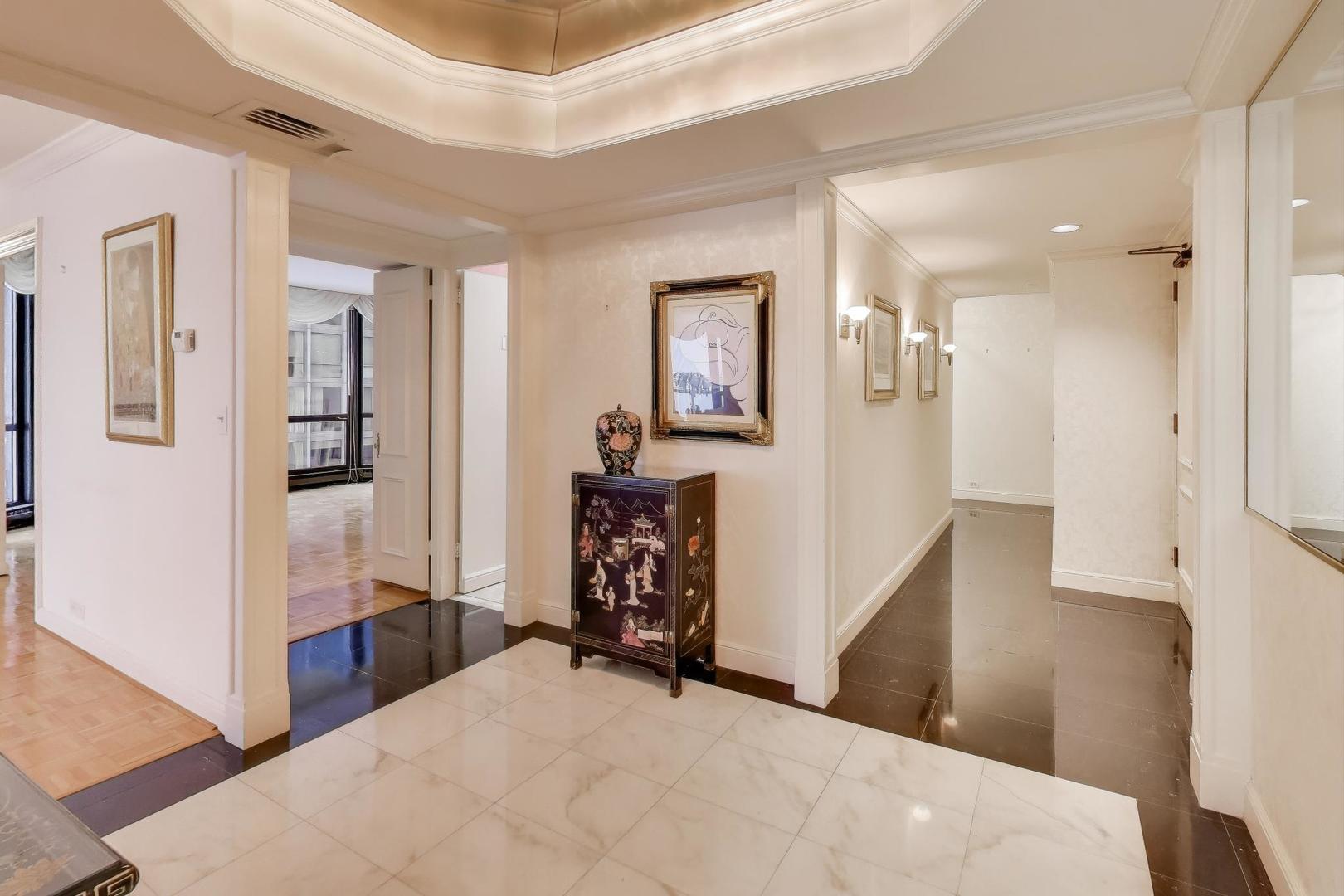 990 N Lake Shore Drive Unit: 9A