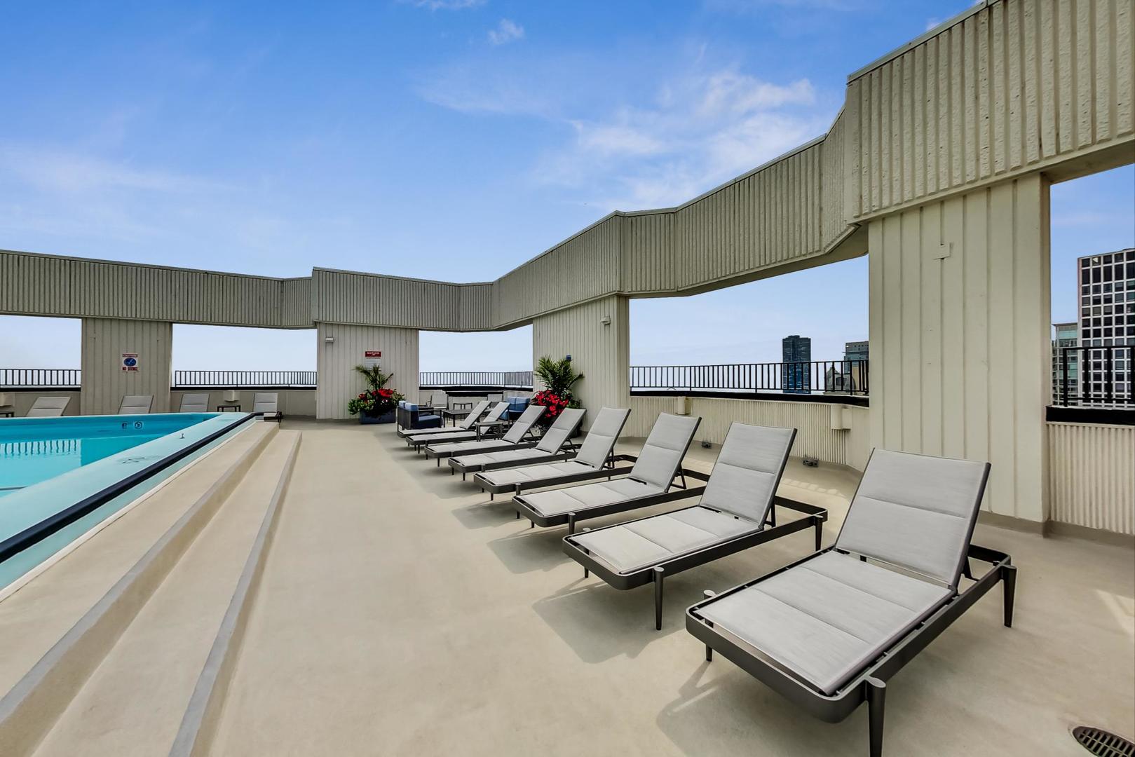 990 N Lake Shore Drive Unit: 9A