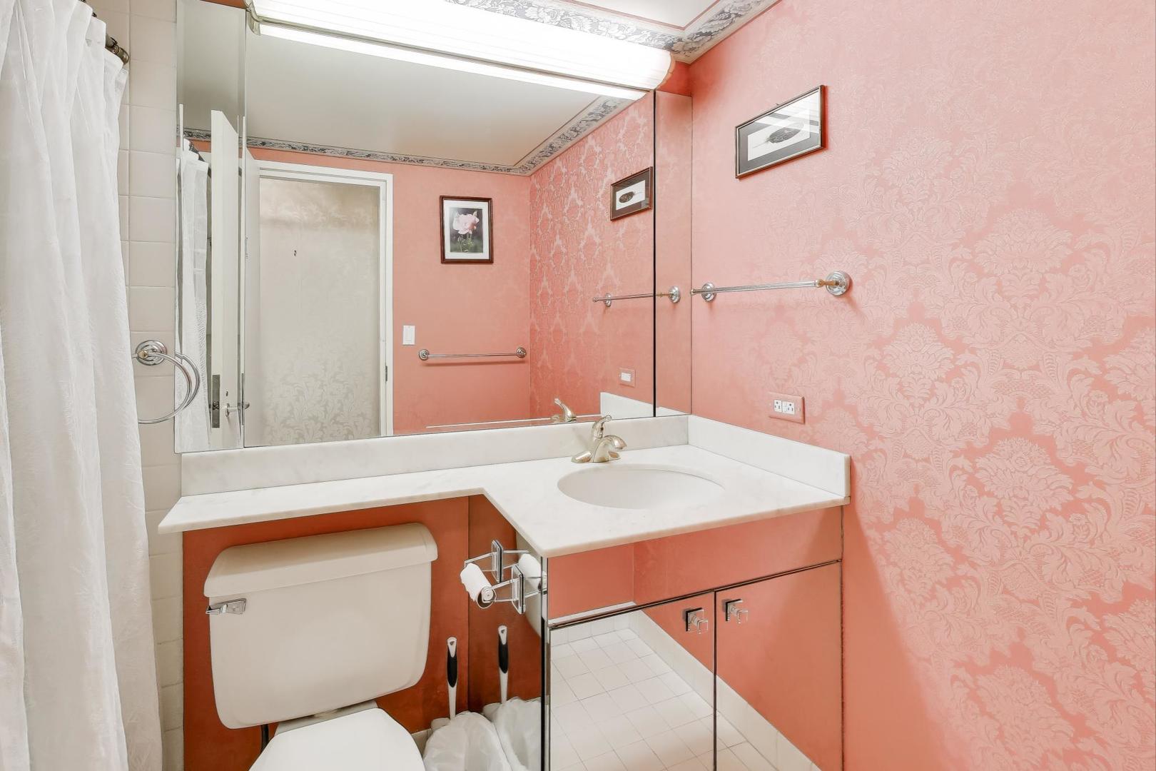 990 N Lake Shore Drive Unit: 9A