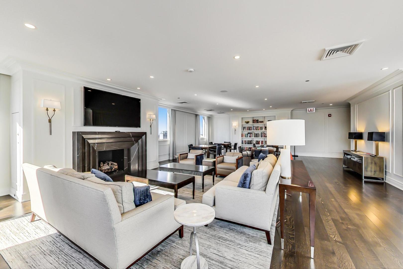 990 N Lake Shore Drive Unit: 9A