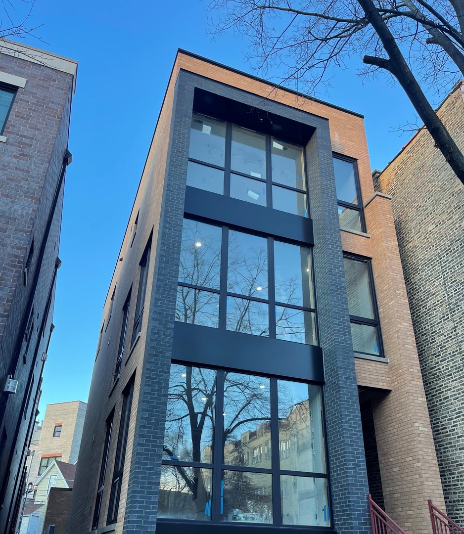 1230 W Diversey Parkway Unit: 2