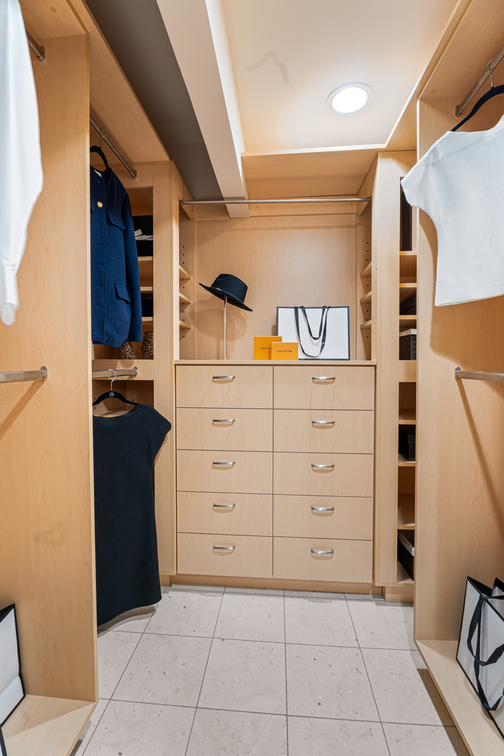 1000 N Lake Shore Plaza Unit: 49A