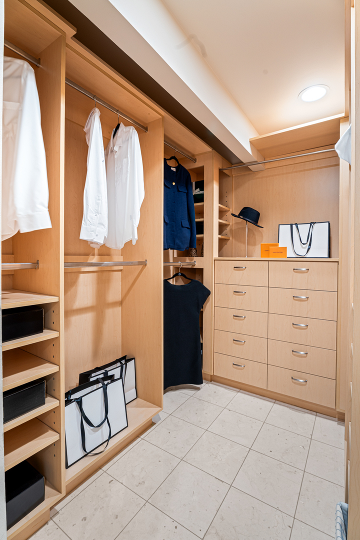 1000 N Lake Shore Plaza Unit: 49A