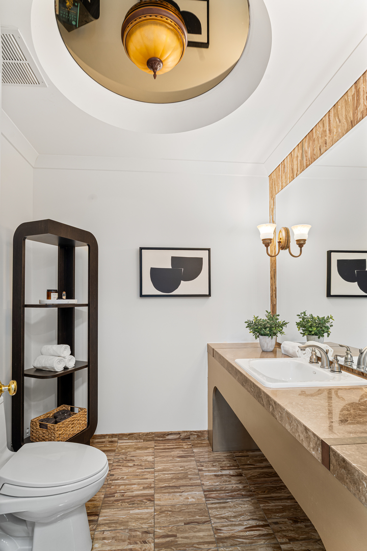 1000 N Lake Shore Plaza Unit: 49A