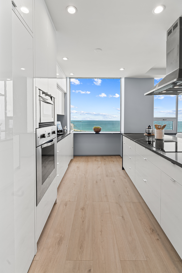 1000 N Lake Shore Plaza Unit: 49A