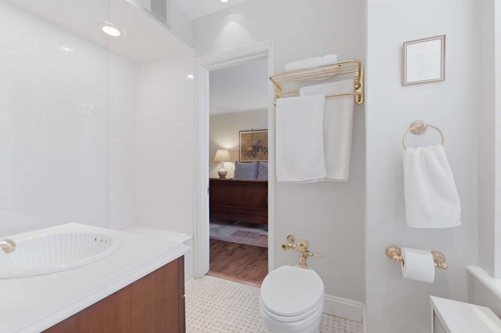 3750 N Lake Shore Drive Unit: 3G