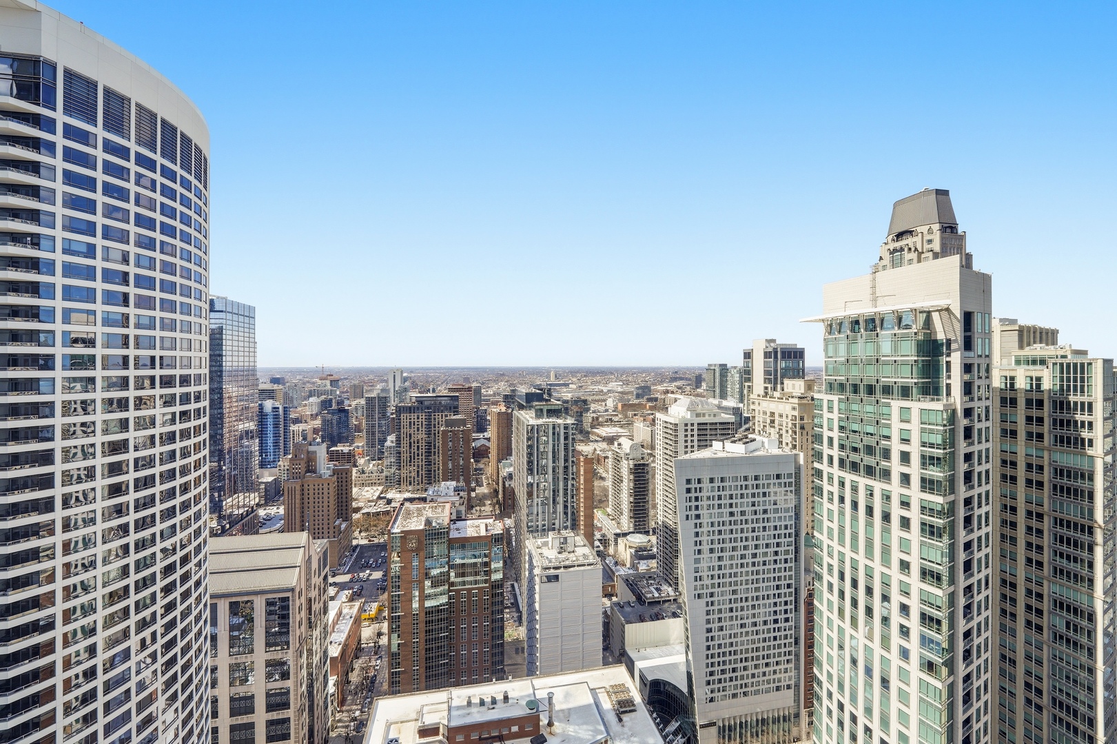 111 E Chestnut Street Unit: 50G