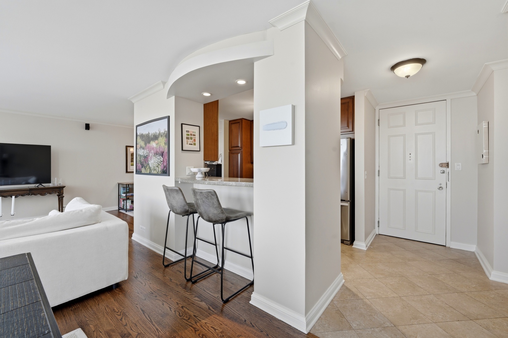 111 E Chestnut Street Unit: 50G