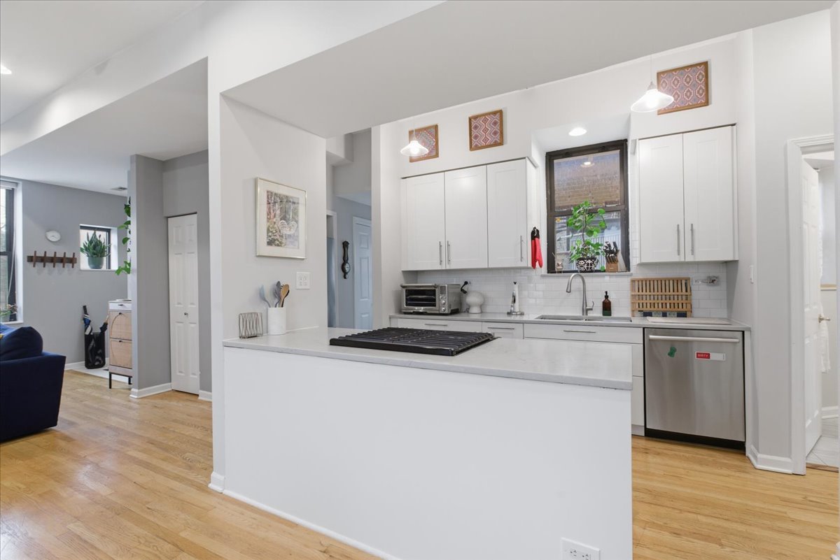 1361 N Dean Street Unit: 1S