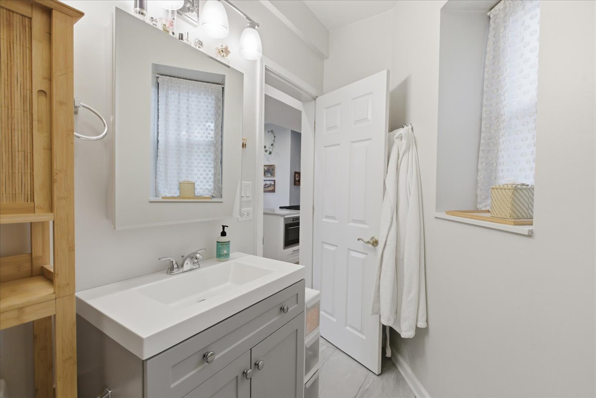 1361 N Dean Street Unit: 1S