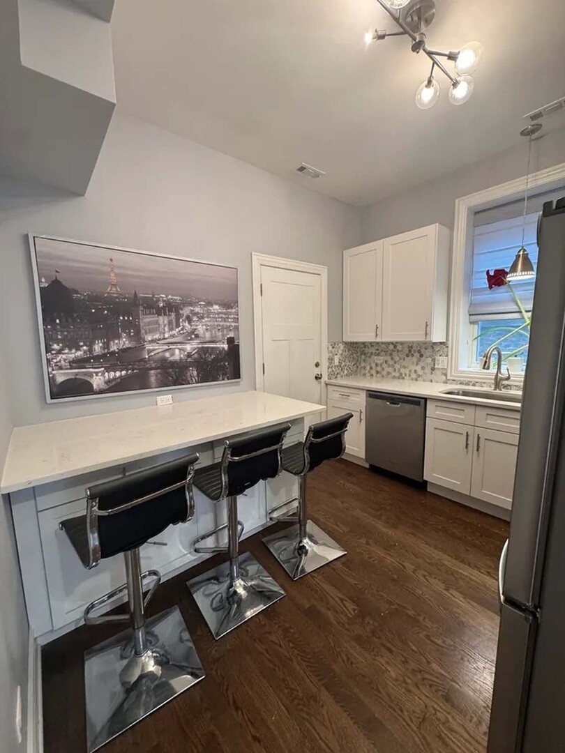 2857 N Central Park Avenue Unit: 2